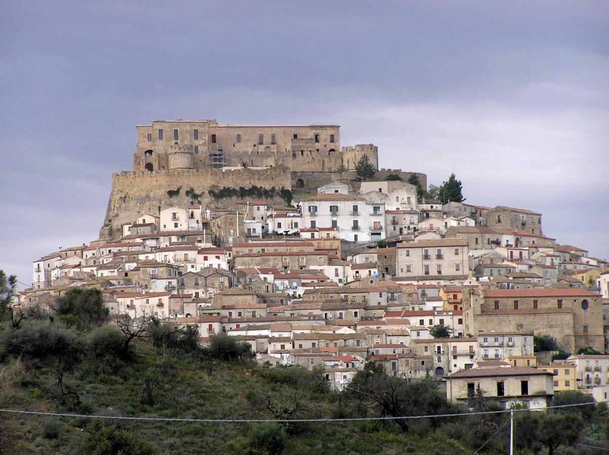 Le ..pietre .. parlano Villa Rocca Imperiale Exterior foto