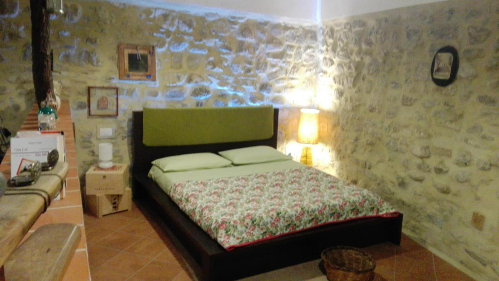 Le ..pietre .. parlano Villa Rocca Imperiale Exterior foto